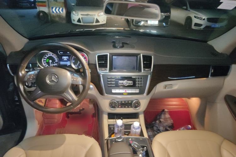 Used Mercedes-Benz GL-Class  Center Console