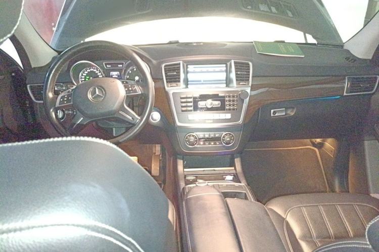 Used Mercedes-Benz GL-Class  Center Console