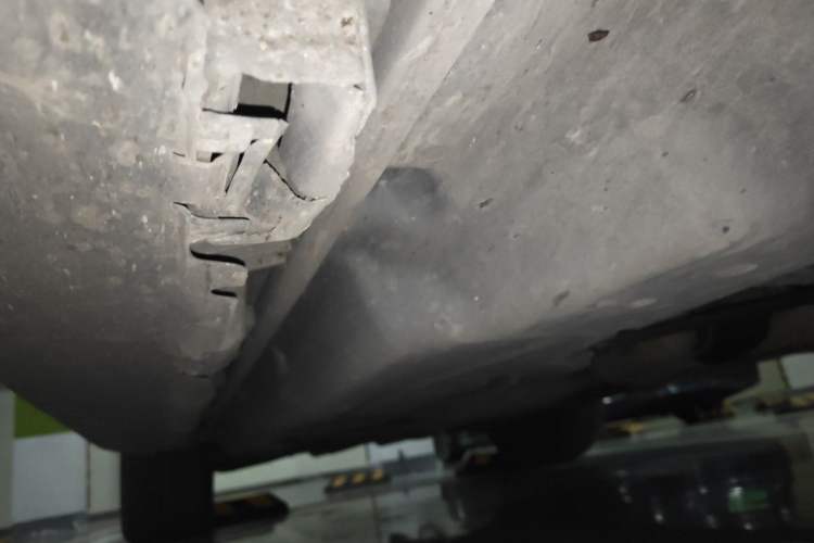Used Mercedes-Benz GL-Class 2014 GL 400 4MATIC Dynamic Model Chassis Front Right