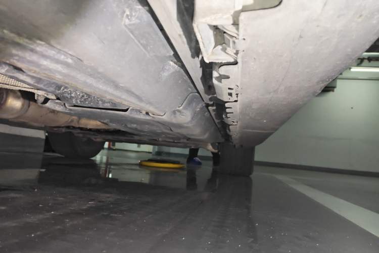 Used Mercedes-Benz GL-Class 2014 GL 400 4MATIC Dynamic Model Chassis Rear Right