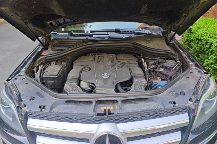 Used Mercedes-Benz GL-Class 2014 GL 400 4MATIC Dynamic Model Engine Bay