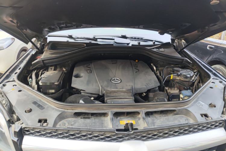 Used Mercedes-Benz GL-Class 2014 GL 350 CDI 4MATIC Engine Bay