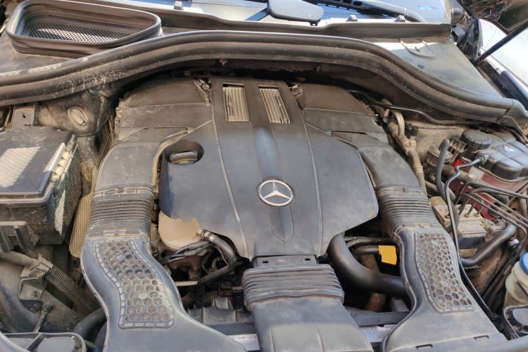 Used Mercedes-Benz GL-Class 2014 GL 400 4MATIC Dynamic Model Engine Bay