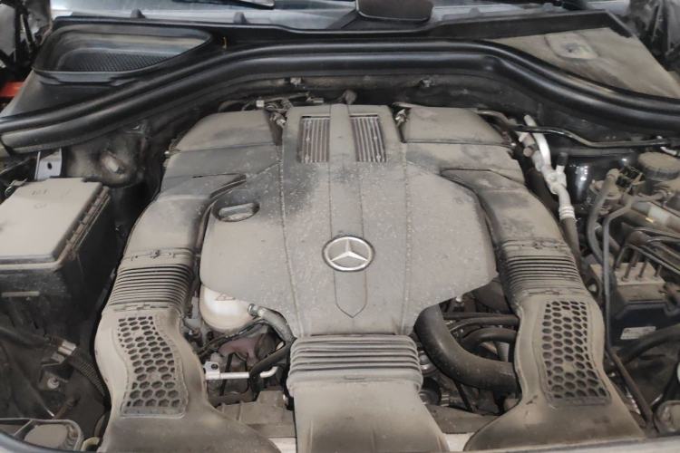 Used Mercedes-Benz GL-Class 2014 GL 400 4MATIC Dynamic Model Engine Bay