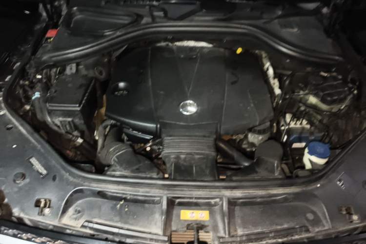 Used Mercedes-Benz GL-Class 2014 GL 350 CDI 4MATIC Engine Bay