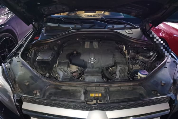 Used Mercedes-Benz GL-Class 2014 GL 400 4MATIC Dynamic Model Engine Bay
