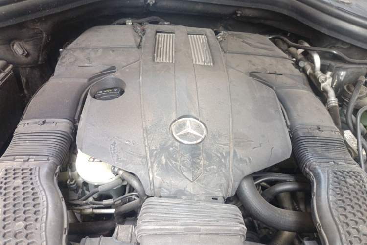 Used Mercedes-Benz GL-Class 2014 GL 400 4MATIC Dynamic Model Engine Bay