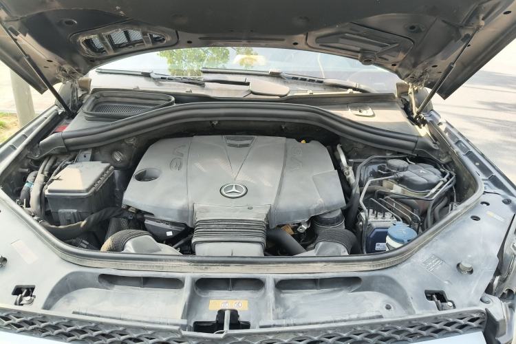 Used Mercedes-Benz GL-Class 2014 GL 350 CDI 4MATIC Engine Bay