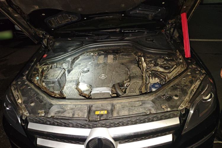 Used Mercedes-Benz GL-Class 2014 GL 400 4MATIC Dynamic Model Engine Bay