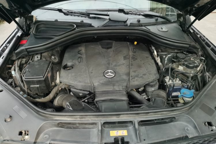 Used Mercedes-Benz GL-Class 2014 GL 350 CDI 4MATIC Engine Bay