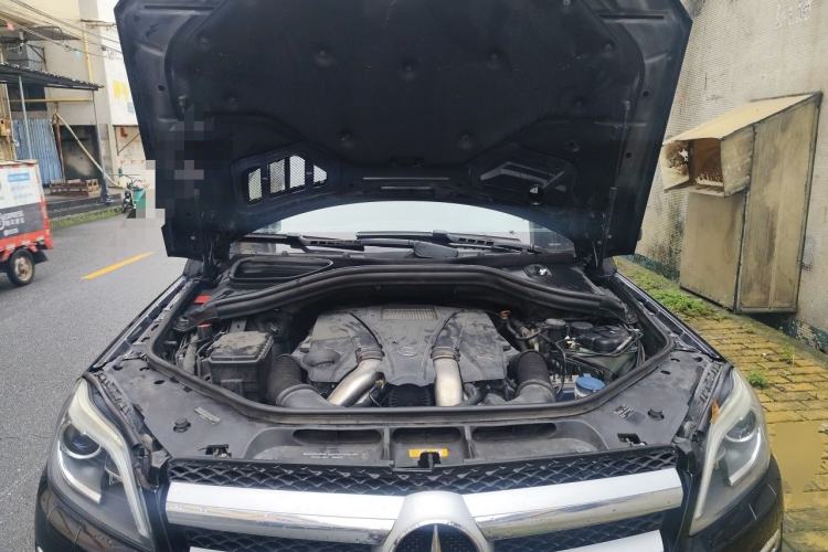 Used Mercedes-Benz GL-Class  Engine Bay