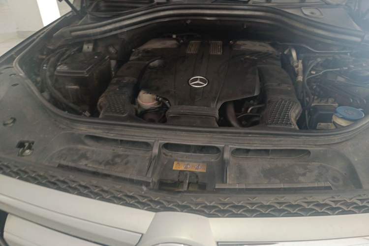 Used Mercedes-Benz GL-Class 2014 GL 400 4MATIC Dynamic Model Engine Bay