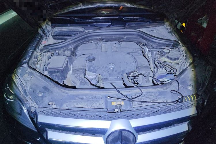 Used Mercedes-Benz GL-Class 2014 GL 400 4MATIC Luxury Model Engine Bay
