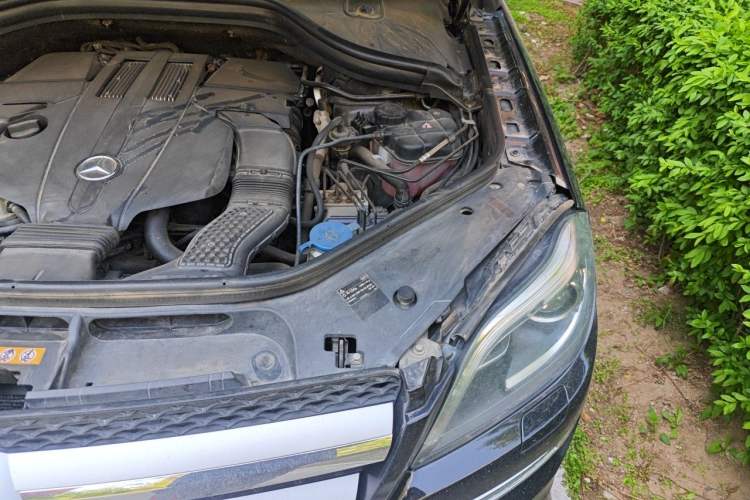 Used Mercedes-Benz GL-Class 2014 GL 400 4MATIC Dynamic Model Engine Bay Left