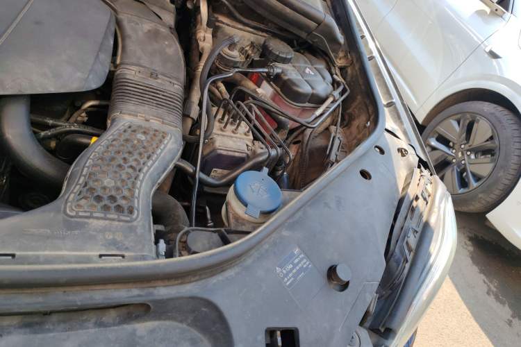 Used Mercedes-Benz GL-Class 2014 GL 400 4MATIC Dynamic Model Engine Bay Left