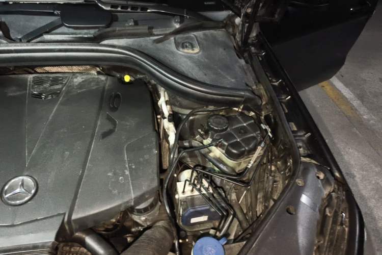Used Mercedes-Benz GL-Class 2014 GL 350 CDI 4MATIC Engine Bay Left