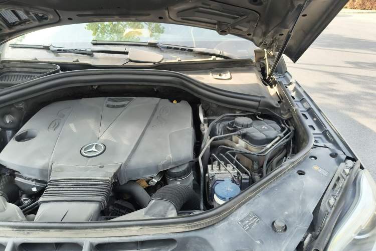 Used Mercedes-Benz GL-Class 2014 GL 350 CDI 4MATIC Engine Bay Left