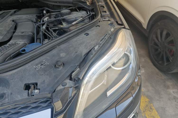 Used Mercedes-Benz GL-Class 2014 GL 400 4MATIC Luxury Model Engine Bay Left