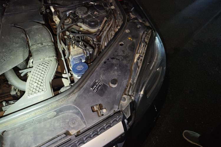 Used Mercedes-Benz GL-Class 2014 GL 400 4MATIC Dynamic Model Engine Bay Left