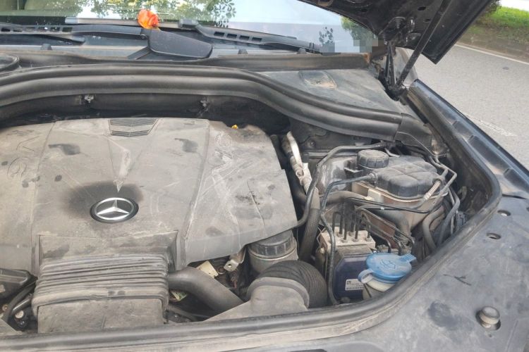 Used Mercedes-Benz GL-Class 2014 GL 350 CDI 4MATIC Engine Bay Left