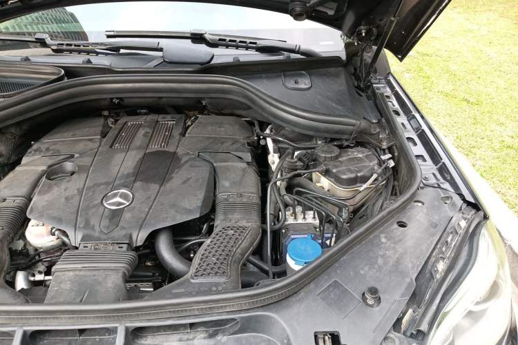 Used Mercedes-Benz GL-Class 2014 GL 400 4MATIC Dynamic Model Engine Bay Left