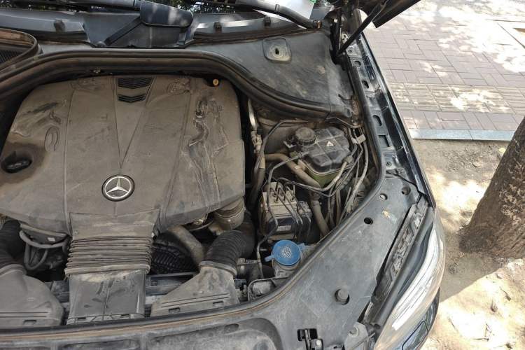Used Mercedes-Benz GL-Class 2014 GL 350 CDI 4MATIC Engine Bay Left