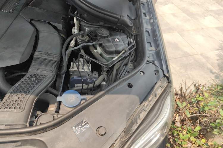 Used Mercedes-Benz GL-Class 2014 GL 400 4MATIC Dynamic Model Engine Bay Left