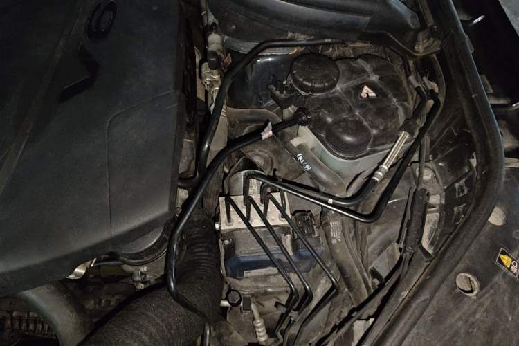 Used Mercedes-Benz GL-Class 2014 GL 350 CDI 4MATIC Engine Bay Left