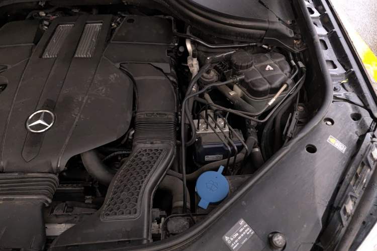 Used Mercedes-Benz GL-Class 2014 GL 400 4MATIC Luxury Model Engine Bay Left