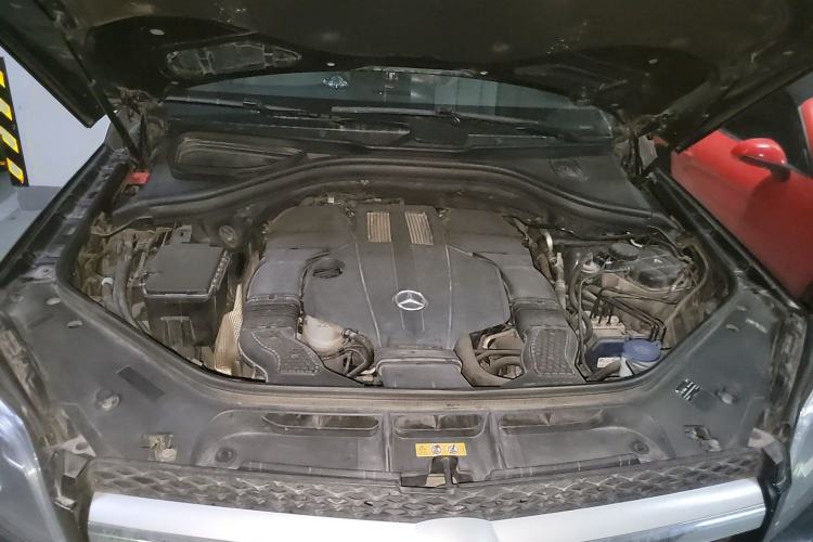 Used Mercedes-Benz GL-Class 2014 GL 400 4MATIC Dynamic Model Engine Bay