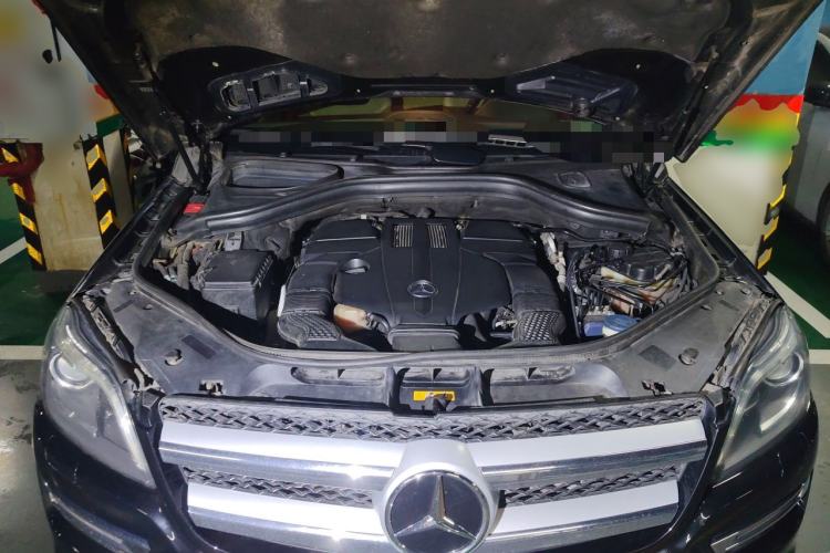 Used Mercedes-Benz GL-Class 2014 GL 400 4MATIC Dynamic Model Engine Bay