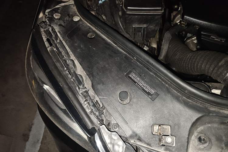 Used Mercedes-Benz GL-Class 2014 GL 350 CDI 4MATIC Engine Bay Right