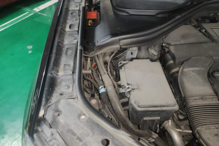 Used Mercedes-Benz GL-Class 2014 GL 400 4MATIC Dynamic Model Engine Bay Right