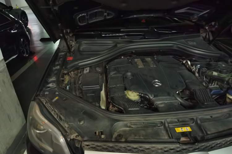 Used Mercedes-Benz GL-Class 2014 GL 400 4MATIC Dynamic Model Engine Bay Right