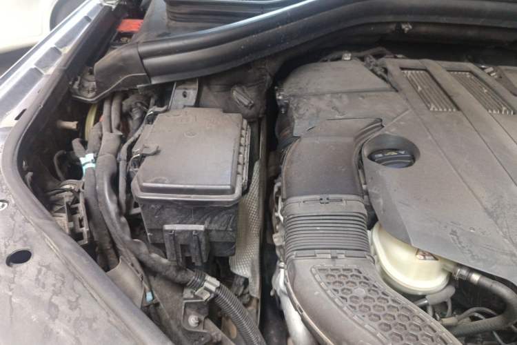 Used Mercedes-Benz GL-Class 2014 GL 400 4MATIC Dynamic Model Engine Bay Right
