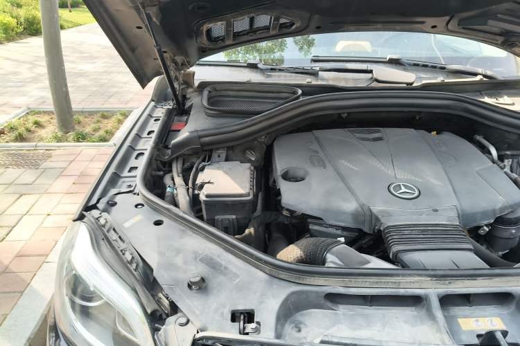 Used Mercedes-Benz GL-Class 2014 GL 350 CDI 4MATIC Engine Bay Right