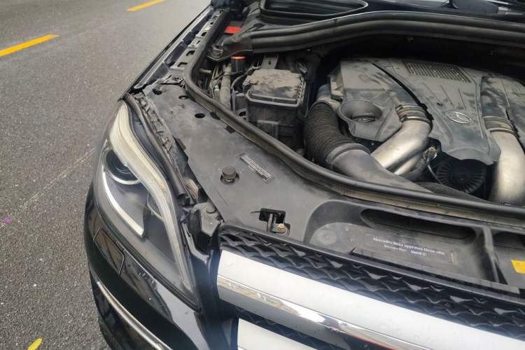 Used Mercedes-Benz GL-Class  Engine Bay Right
