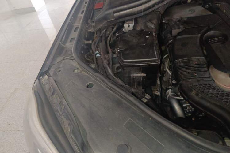 Used Mercedes-Benz GL-Class 2014 GL 400 4MATIC Dynamic Model Engine Bay Right