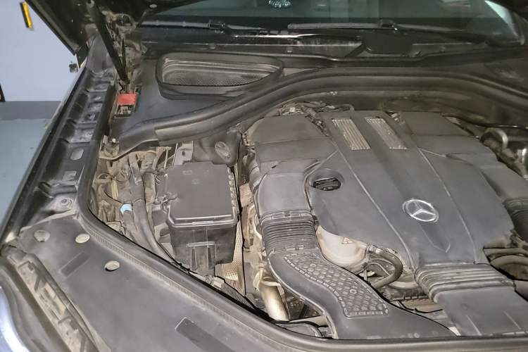 Used Mercedes-Benz GL-Class 2014 GL 400 4MATIC Dynamic Model Engine Bay Right