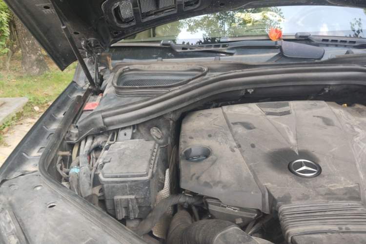 Used Mercedes-Benz GL-Class 2014 GL 350 CDI 4MATIC Engine Bay Right