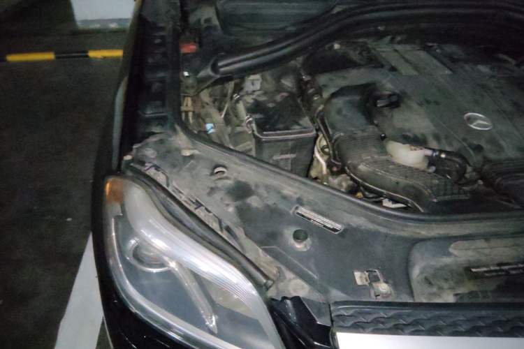 Used Mercedes-Benz GL-Class  Engine Bay Right
