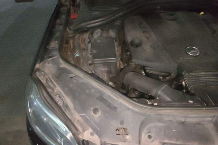 Used Mercedes-Benz GL-Class  Engine Bay Right