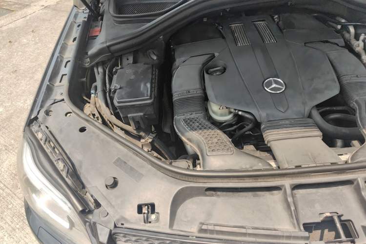Used Mercedes-Benz GL-Class 2014 GL 400 4MATIC Dynamic Model Engine Bay Right