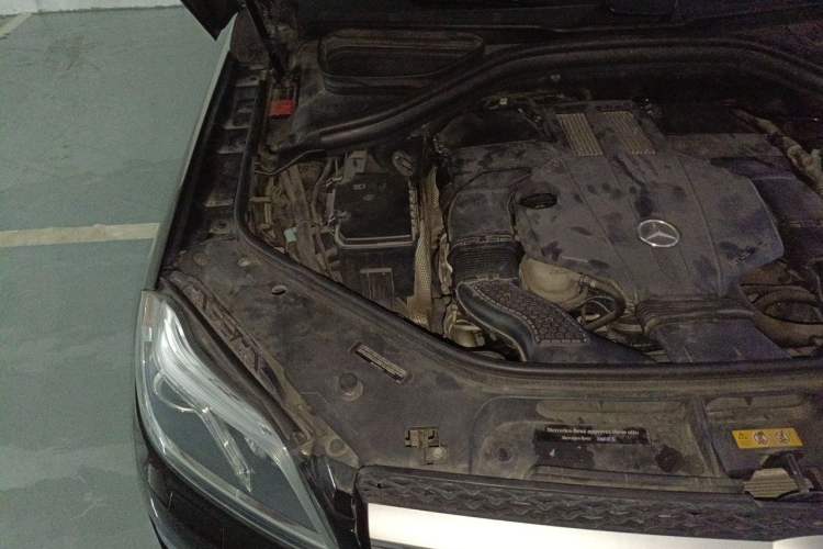Used Mercedes-Benz GL-Class  Engine Bay Right