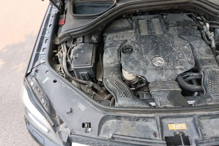 Used Mercedes-Benz GL-Class  Engine Bay Right