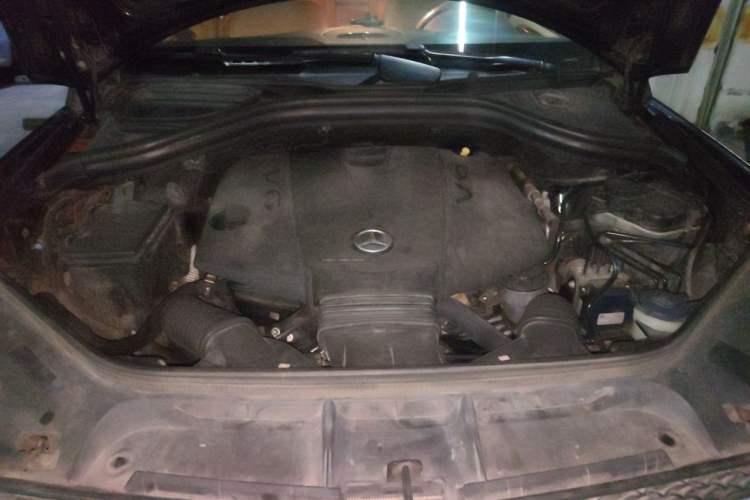 Used Mercedes-Benz GL-Class  Engine Bay
