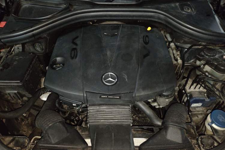 Used Mercedes-Benz GL-Class 2014 GL 350 CDI 4MATIC Engine Bay