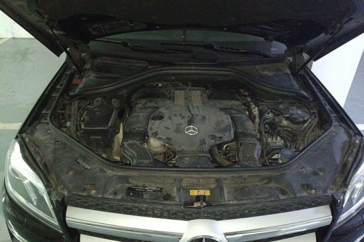 Used Mercedes-Benz GL-Class  Engine Bay