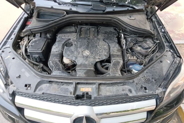 Used Mercedes-Benz GL-Class  Engine Bay