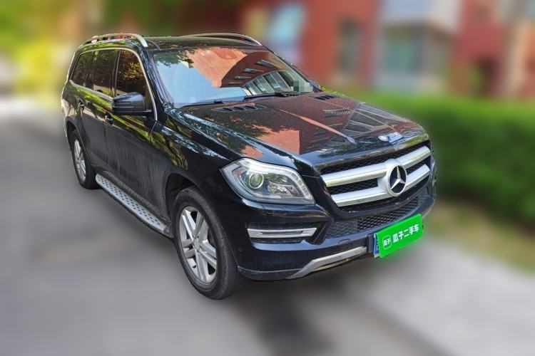 Used Mercedes-Benz GL-Class 2014 GL 400 4MATIC Dynamic Model Front Right 45 Deg